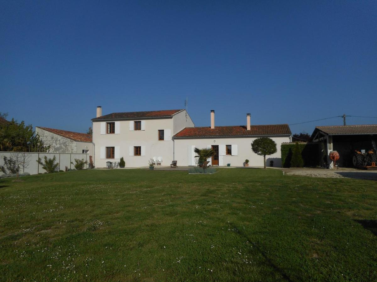 Le Logis De L'Etore Saint-Jean-d'Angely Exterior foto
